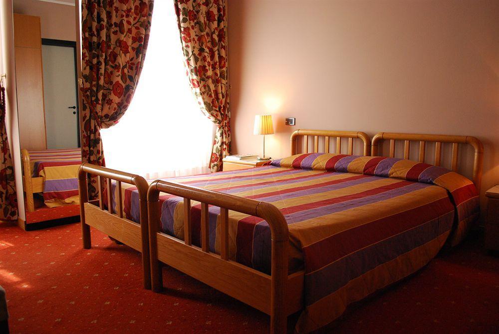 Albergo Giardino Τσερνόμπιο Εξωτερικό φωτογραφία