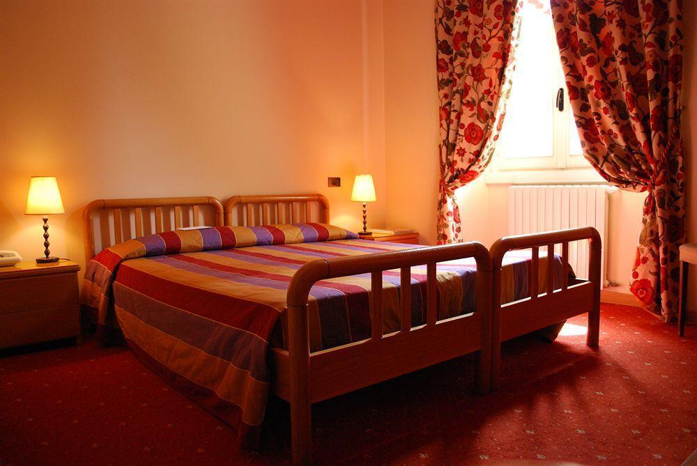 Albergo Giardino Τσερνόμπιο Εξωτερικό φωτογραφία