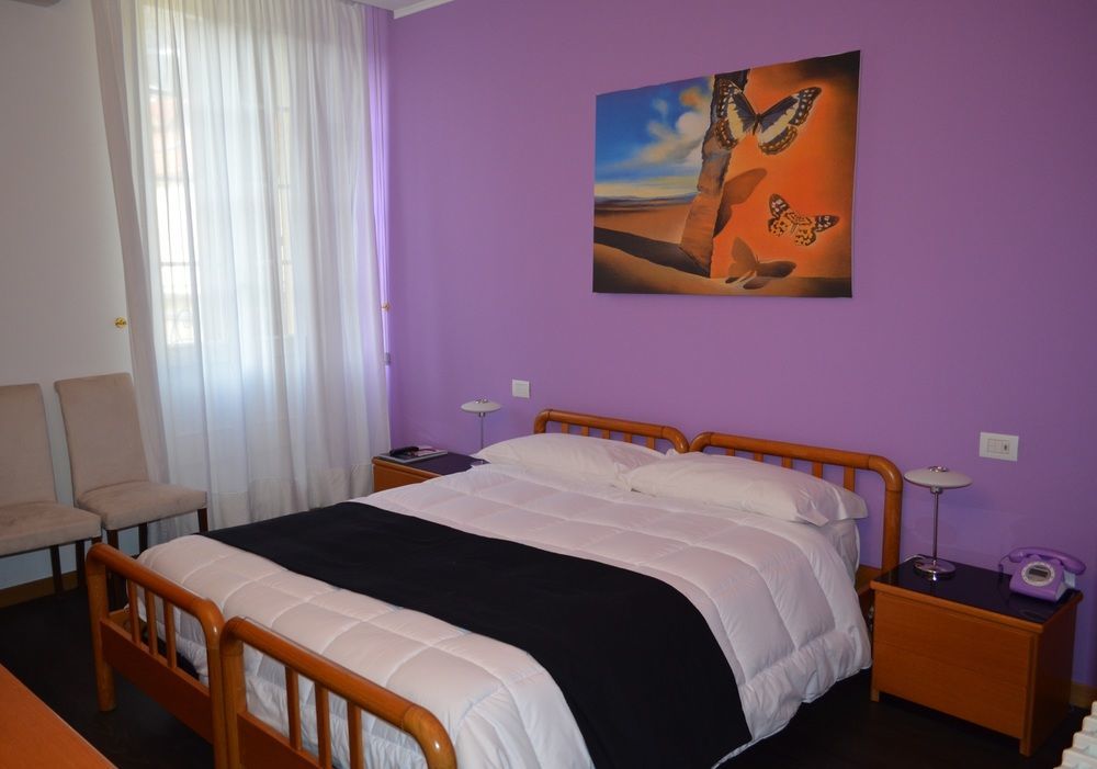 Albergo Giardino Τσερνόμπιο Εξωτερικό φωτογραφία