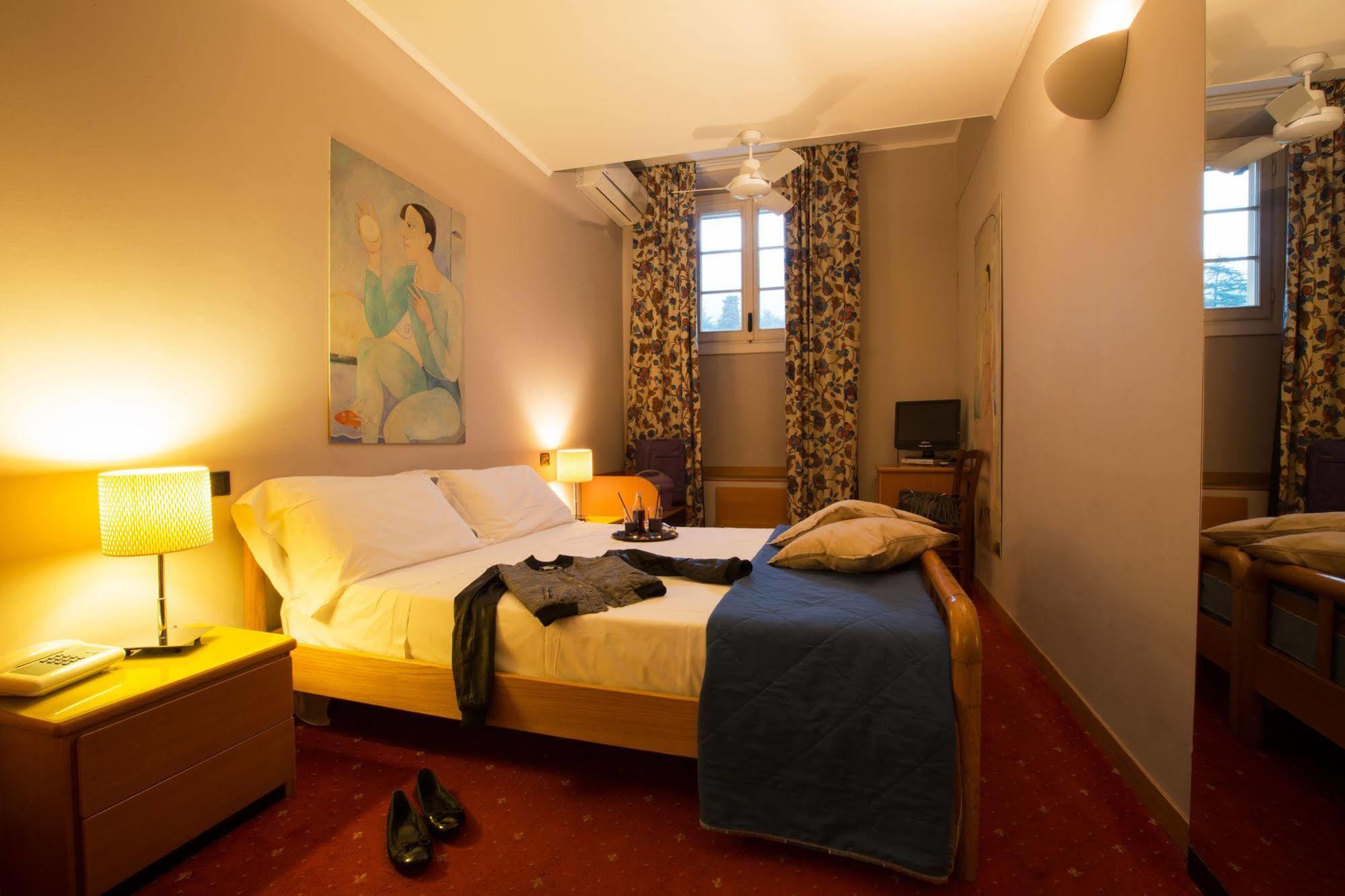 Albergo Giardino Τσερνόμπιο Εξωτερικό φωτογραφία