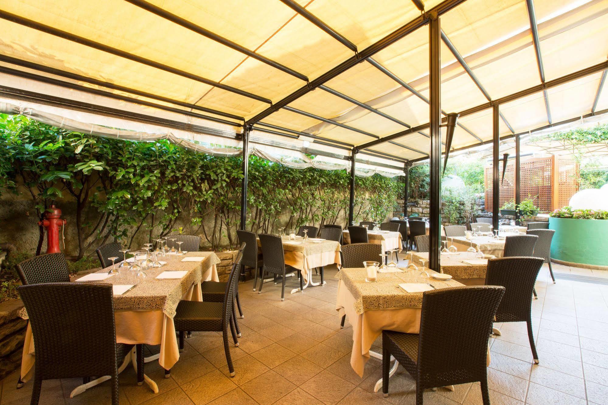 Albergo Giardino Τσερνόμπιο Εξωτερικό φωτογραφία