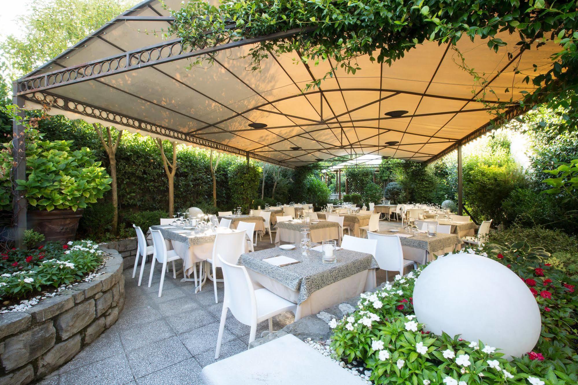 Albergo Giardino Τσερνόμπιο Εξωτερικό φωτογραφία